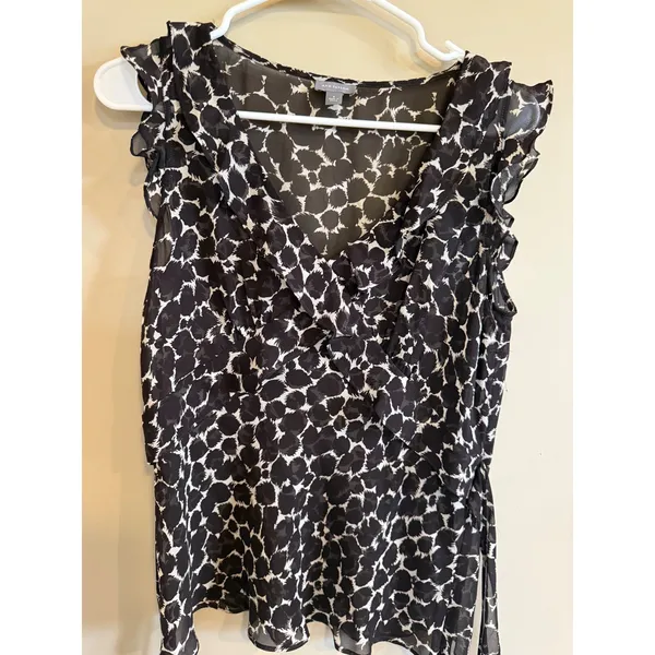 Ann Taylor‎ Black White Animal Print Ruffle Sleeveless Tie Waist Blouse Size 6 - Image 2