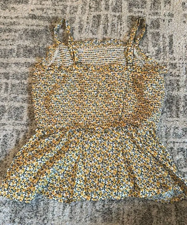 Old Navy Summer Tank Top - Image 2