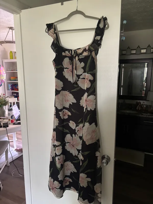 VICI Floral Maxi Dress - Image 4