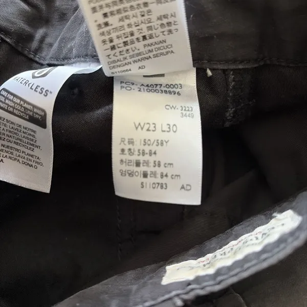 Levi's Premium Loose Cargo Pants Womens Size 23 Black Wide Leg Cotton Y2K - Image 5