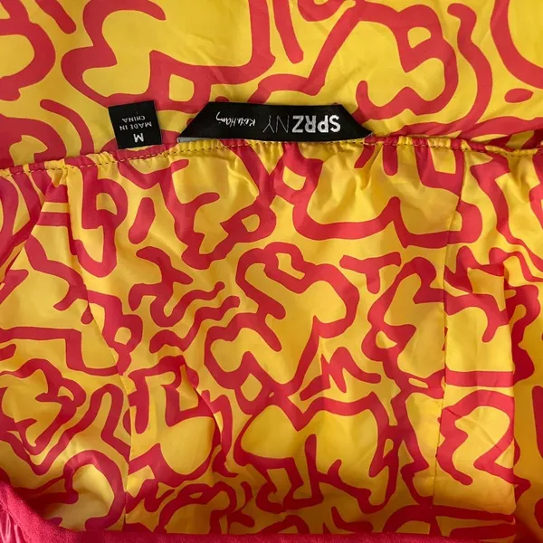 Keith Haring x UNIQLO SPRZ NY MoMA Ultra Light Down Puffer Jacket – Red – Size M - Image 5