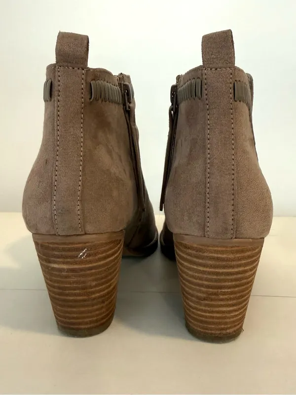 Dolce Vita Taupe Suede Ankle Booties Whipstitch Trim Block Heel Size 8 - Image 4