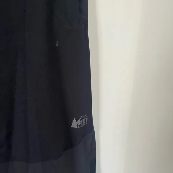 REI Co-Op Black Peak 2.5L Rain Pants Size Medium - Image 2