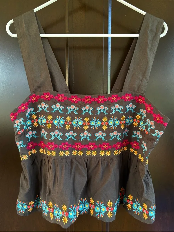 EUC NATURAL LIFE Embroidered Crop Top Size XL - Image 2