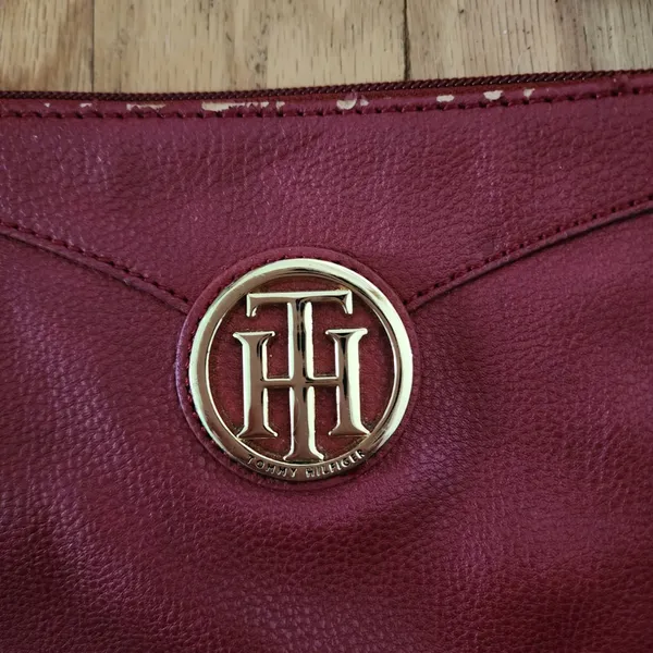 Tommy Hilfiger Bag Womens Size Crossbody Red Adjustable Strap Goldtone‎ Logo - Image 2