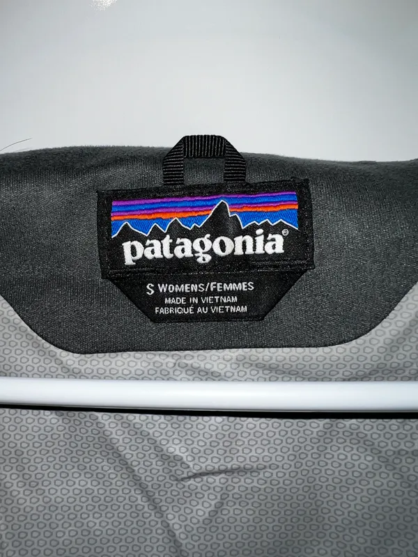 Patagonia Raincoat - Image 3