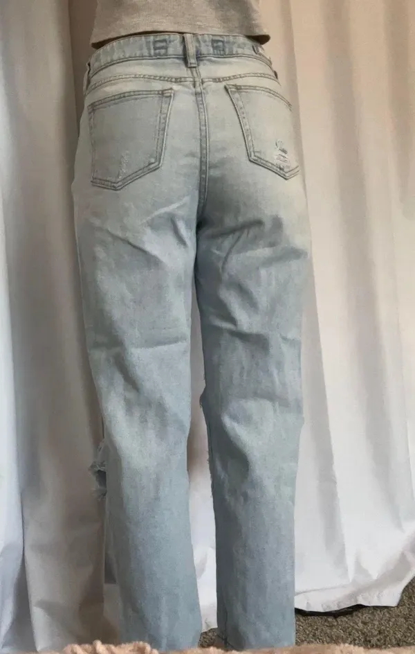 Ripped Jeans - Image 5