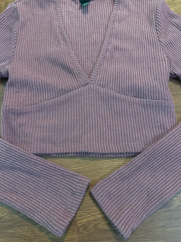 Wild fable long sleeve crop top - Image 3