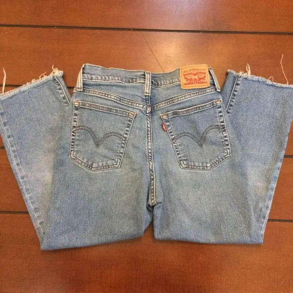 Levi’s Wedgie Straight Jeans 27 button fly raw hem - Image 8