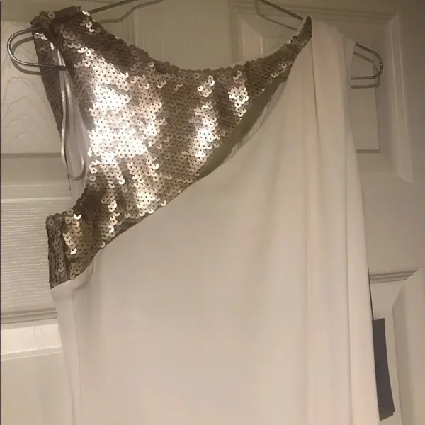 New Jennifer lopez white cream and gold dress - Image 3