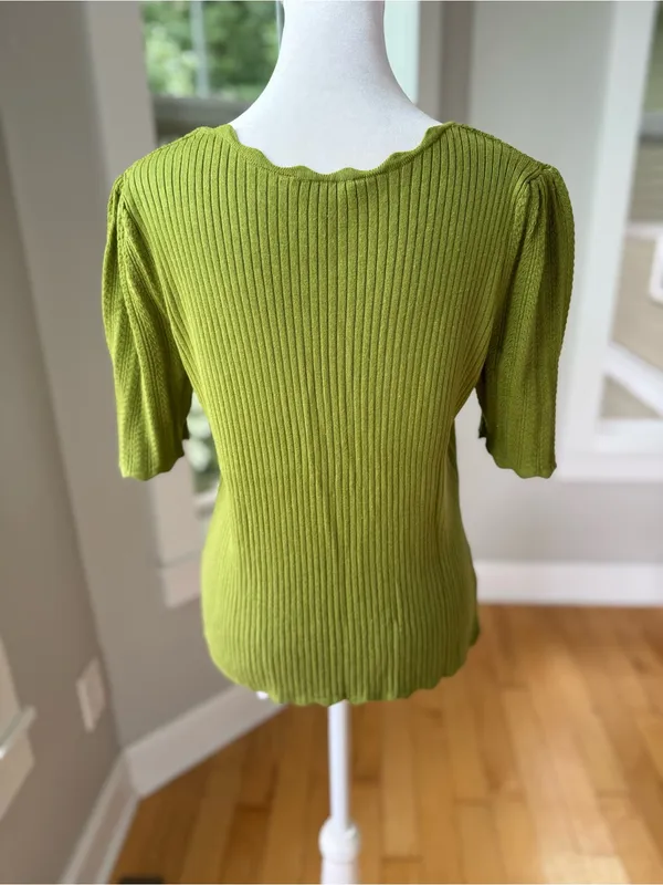 Ophelia Roe Scalloped Square-Neck Ribbed Knit Top in Olive Green Sz Large - Image 4