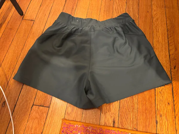 Old Navy Athletic Shorts Active - Image 3