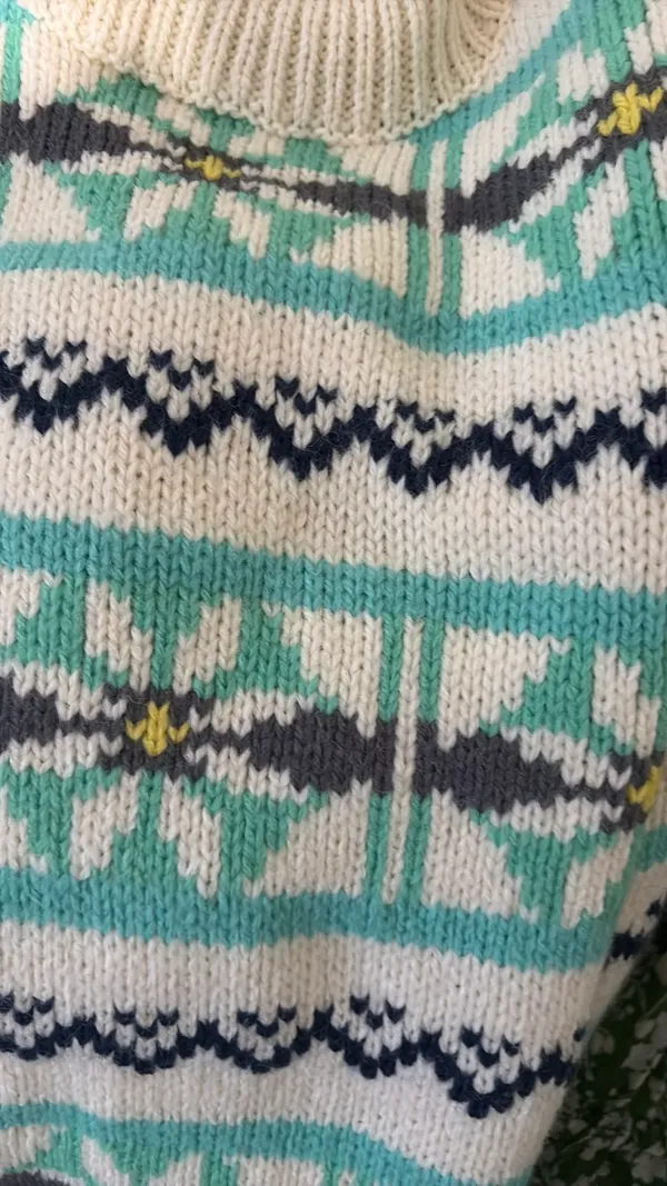 American Eagle Sweater - Image 4