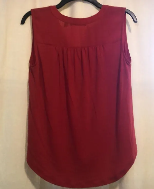 🎉4 for $20 Architect size small sleeveless blouse Red - Image 2