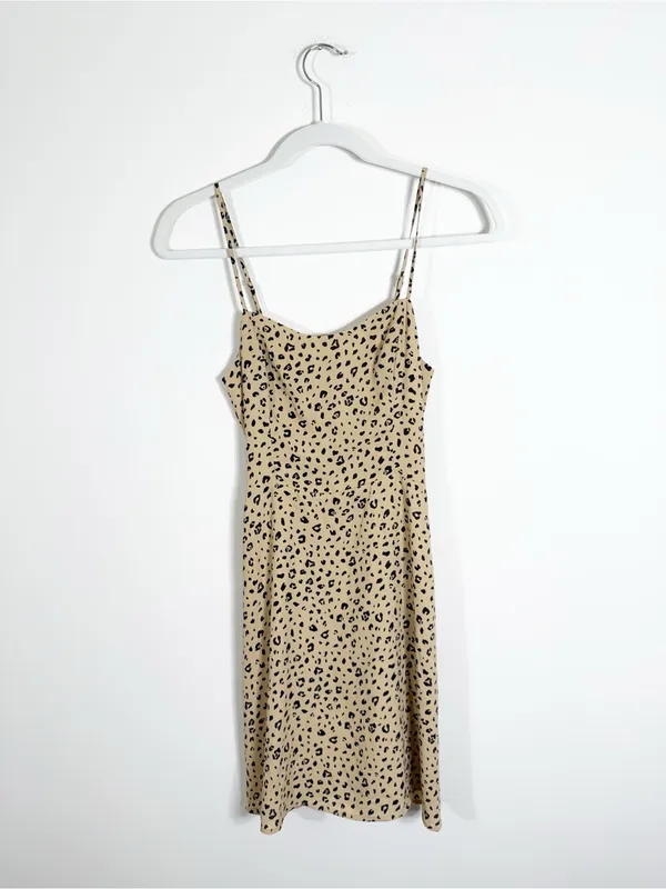 Aritzia Sunday Best Leopard Flirt Mini Dress Size 6 - Image 4