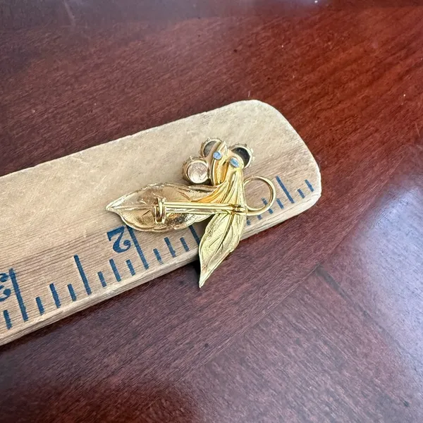 Vintage Gold Tone Brooch - Image 2