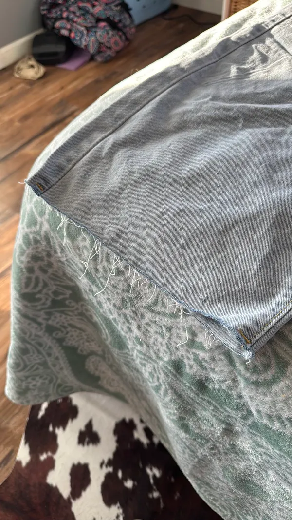 SheIn Raw Hem Jeans - Image 2