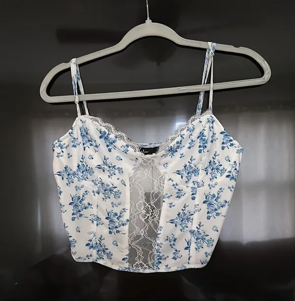 Lulu’s Lace Sleeveless Bustier Top - Image 6