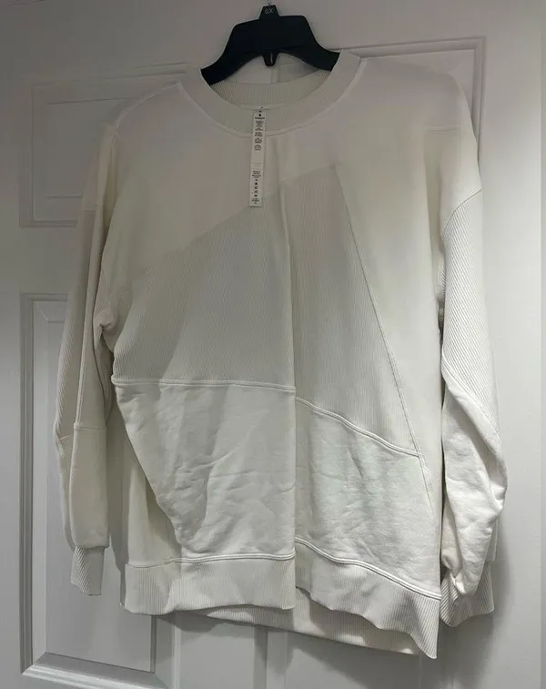 Lululemon crewneck - Image 3