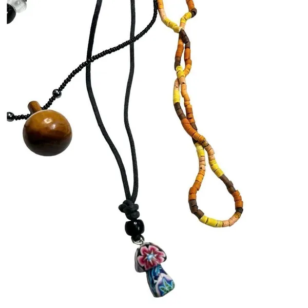 Jewelry lot of 6 necklaces - Painted wooden mushroom pendant, floral hippy, and - Image 8