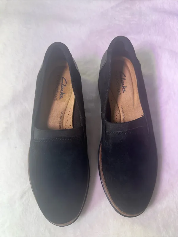 Clarks Black Suede Slip-On Wedge Mule - Image 4