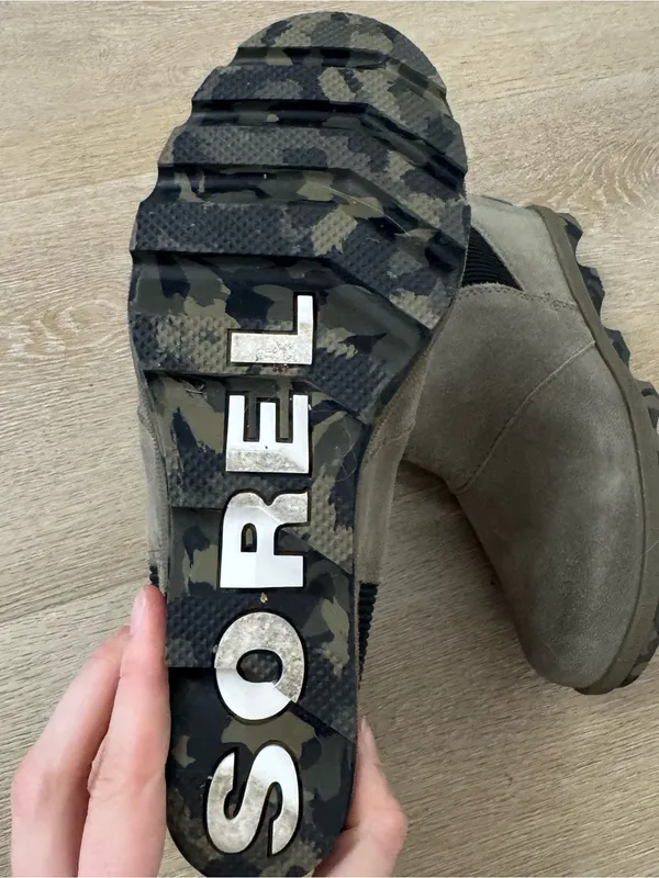 Sorel Suede Green Chelsea Bootie Ankles Boots - Image 3