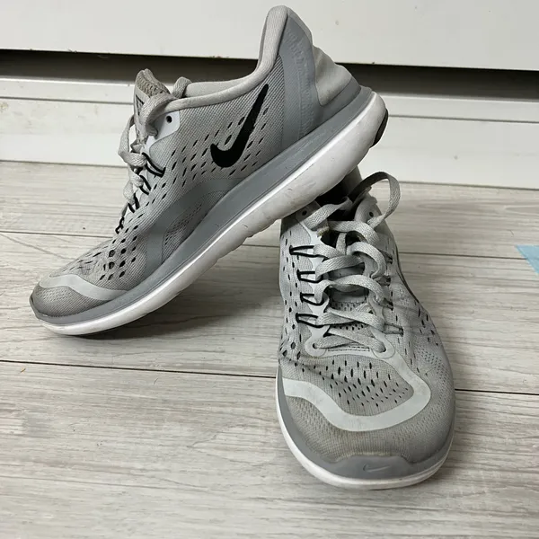 Nike Flex 2017 RUN woman’s Size 6.5 Pure Platinum Gray sneakers - Image 8