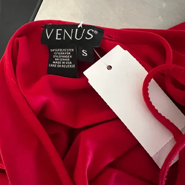 Venus Ruffled Tank Top Womens Small Red Keyhole Front Halter Neck Party Bold NWT - Image 4