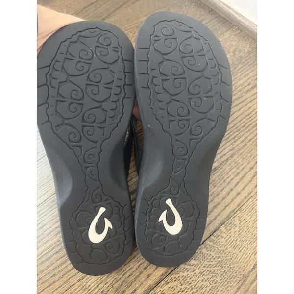 OluKai Women's Ohana Black Flip flops Sz 11 - Image 7