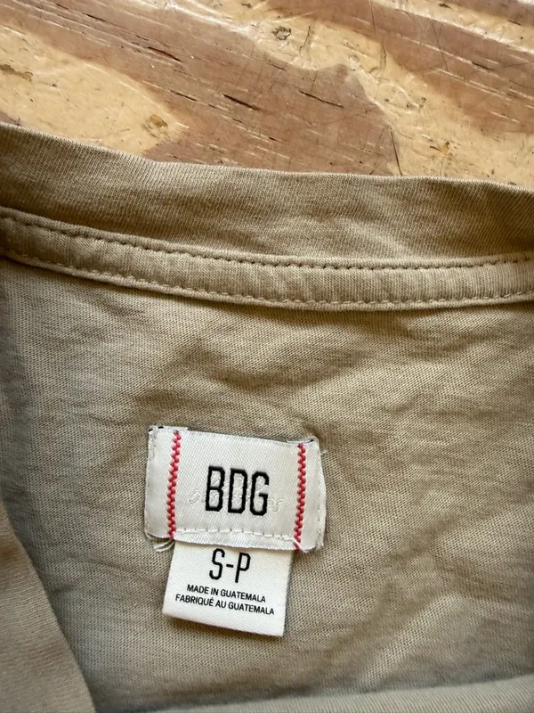 Urban outfitters BDG cropped tshirt size s - Image 2