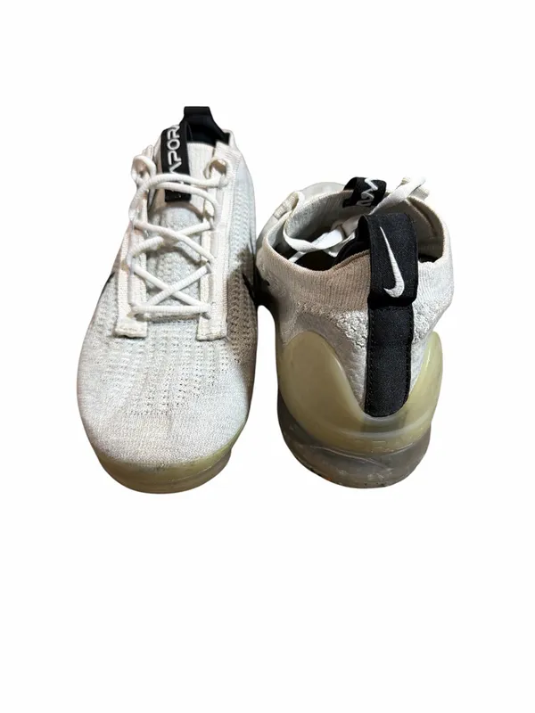 Nike Air VaporMax 2021 Flyknit Athletic Running Shoes - Image 5