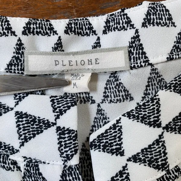 Pleione‎ Short Sleeve Blouse w White/Black Geo Pattern Dolman Sleeves Career - M - Image 6