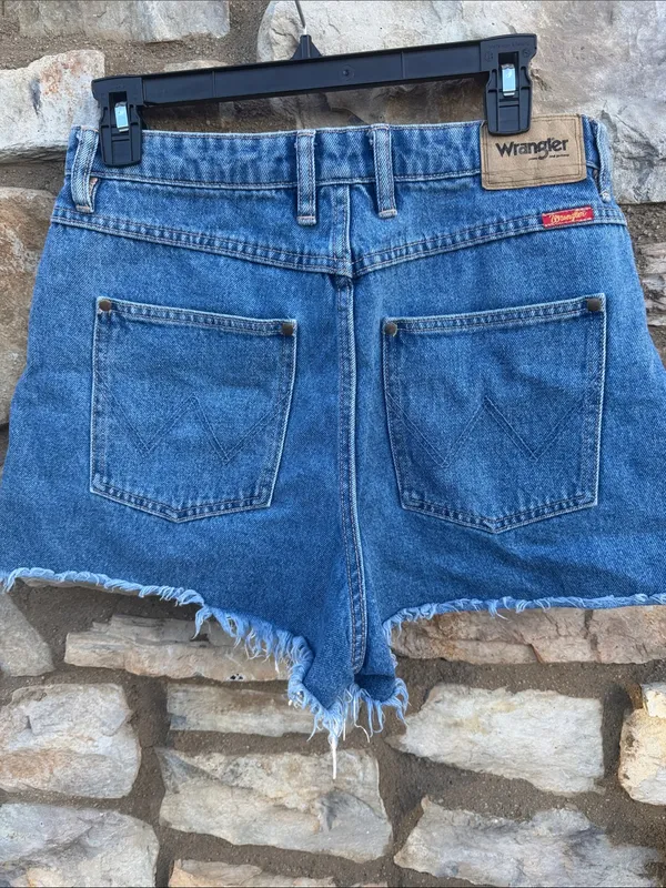 Wrangler denim shorts HI BELLS size 30 - Image 3