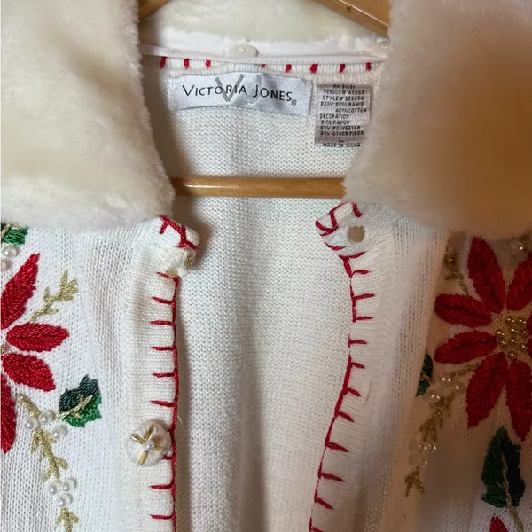 VINTAGE Victoria Jones White Embroidery Christmas Cardigan size L - Image 5