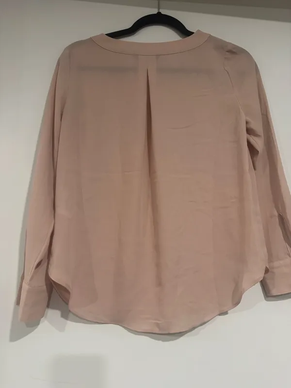 Banana Republic. Blush Pink Long Sleeve Petite Blouse XSP - Image 4