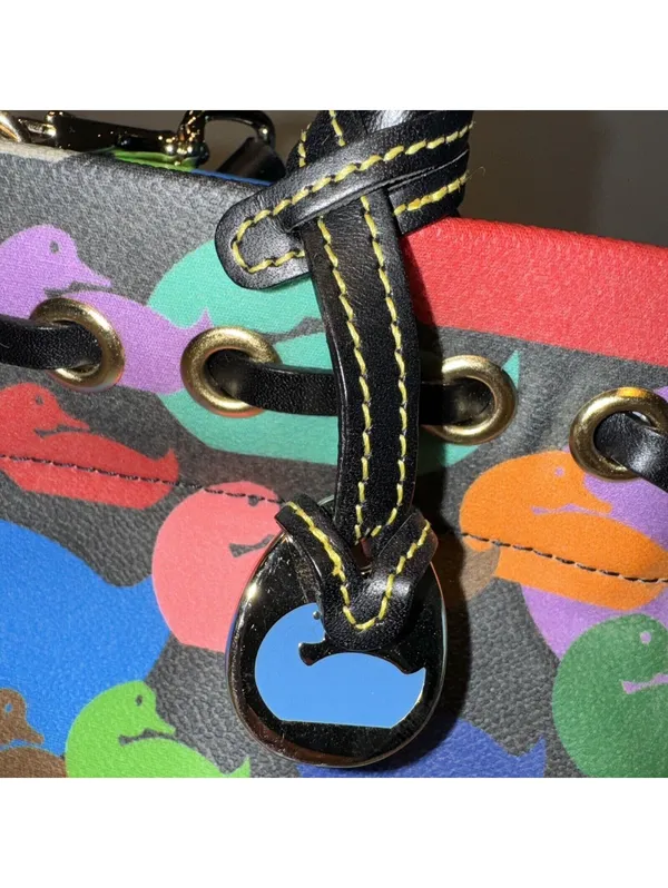 Dooney & Bourke Wonder Ducks Black Handbag Satchel Crossbody CLEAN NWOT Vintage - Image 2