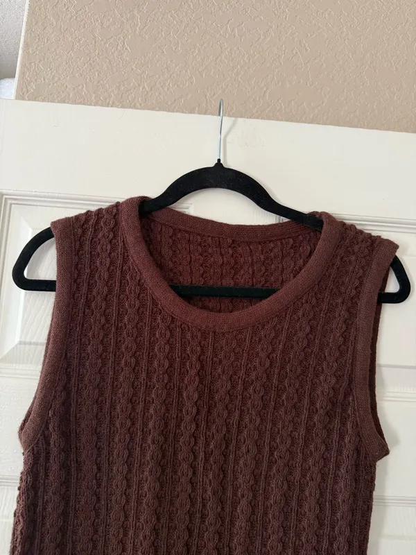 Chocolate Brown Cable Knit Sweater Vest Size M - Image 3