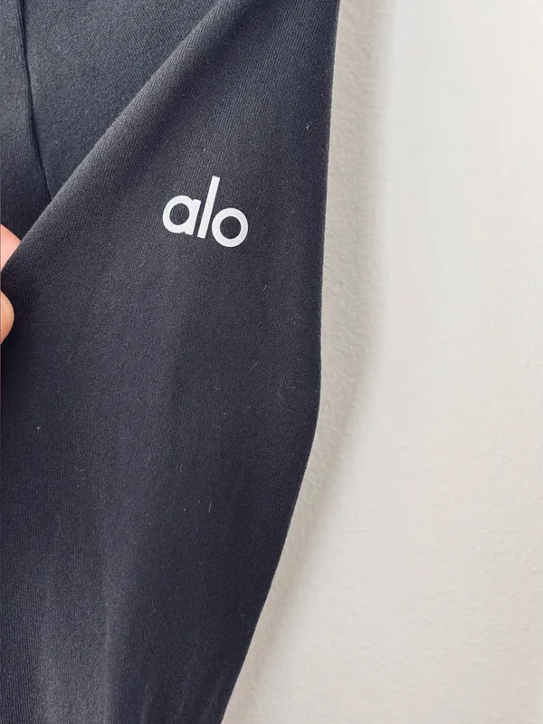 Alo Yoga Black Airbrush Winter Warm Nocturne Long Sleeve size medium - Image 7
