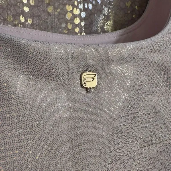 Fabletics Gold Harlyn Hologram Sparkly Shimmering Sports Bra S/M - Image 4