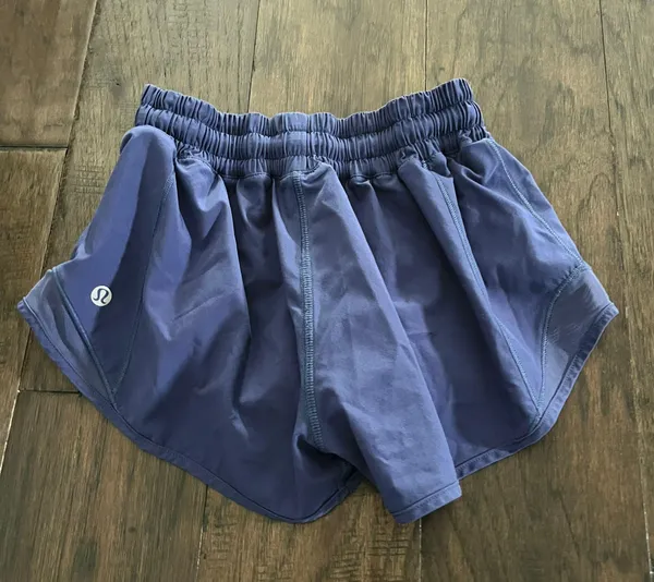 Lululemon Hotty Hot Short 2.5” - Image 2