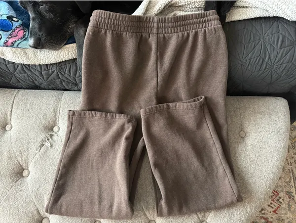 Cozy Sweatfleece Boyfriend Wide Sweatpants Aritzia - Image 7
