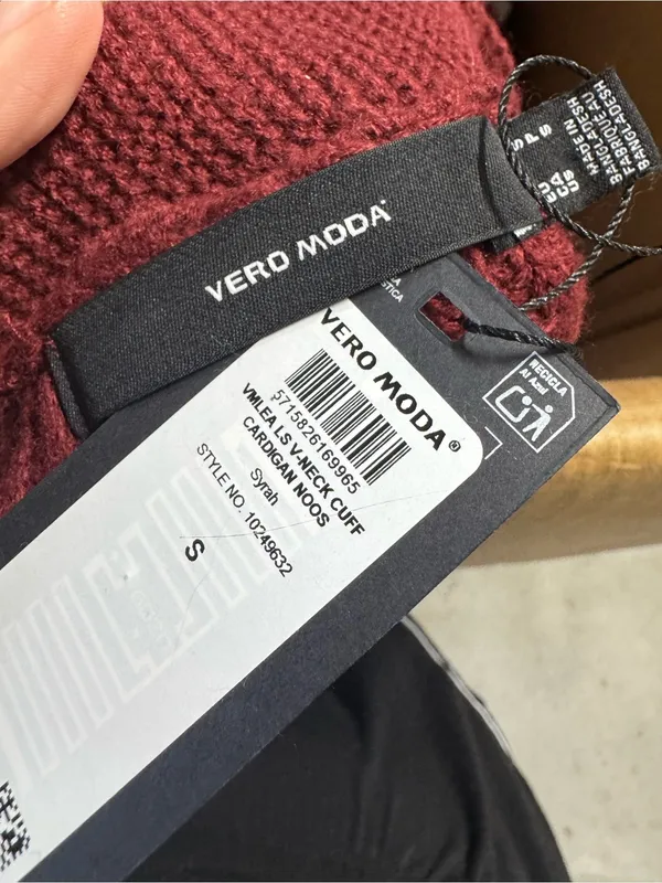 Vero Moda VMLEA V-NECK CUFF CARDIGAN Small new - Image 2
