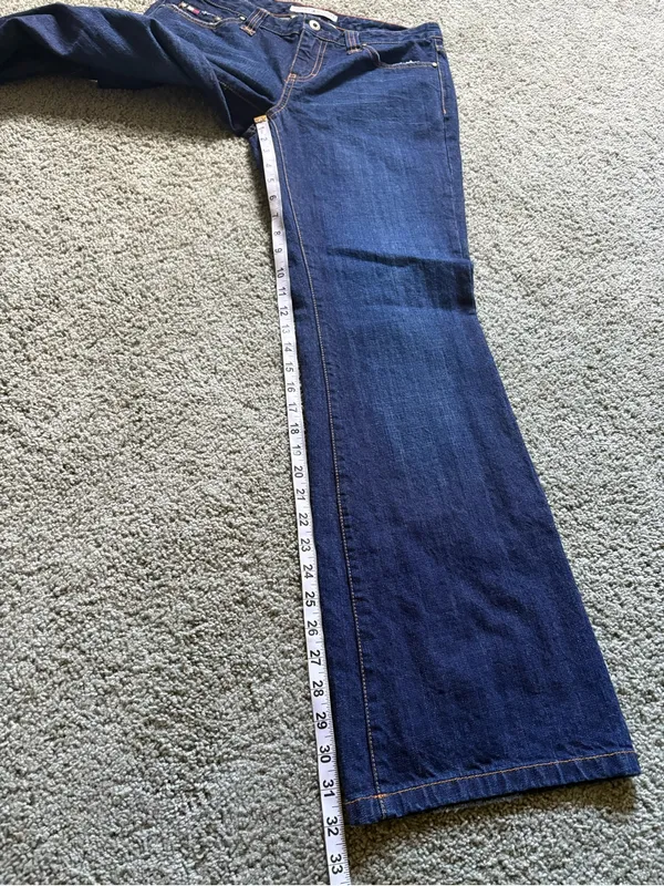 Tommy Hilfiger Low Rise Flare Jeans Womens Size 8 90s Y2K Lightly Distressed - Image 5