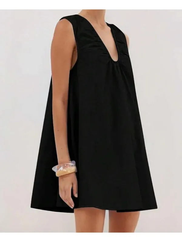 BLACK Ruched Scoopneck Pocketed Shift Dress Size Medium NEW NWOT - Image 2