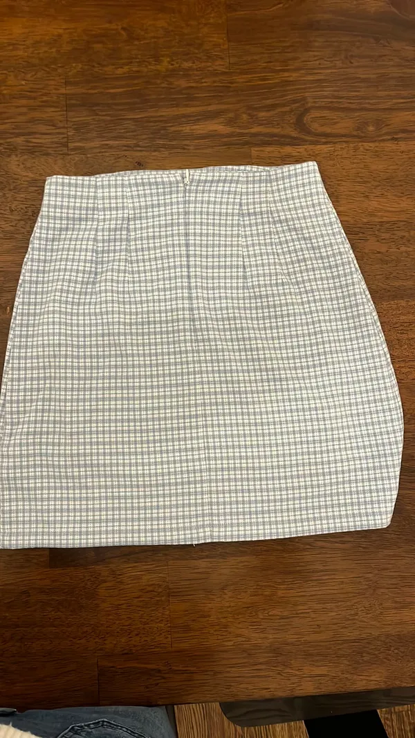 Adorable Brandy Melville plaid skirt - Image 2