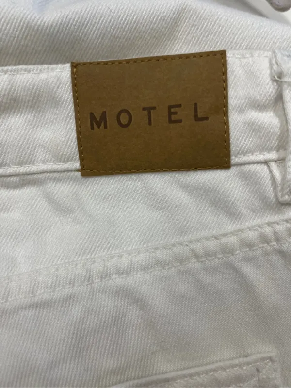 Motel Rocks White Relaxed Wide Legs Jeans with Raw Hem Size 28 - Image 4