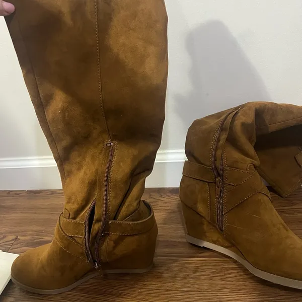 Forever 21 Tan Wedge Boots Size 8.5 US - Image 3