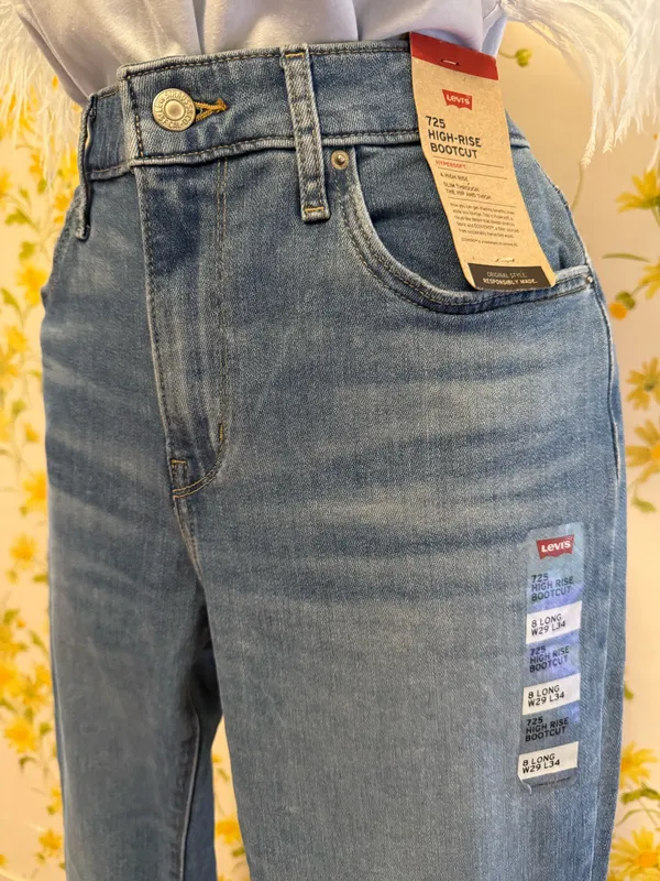 Levi's 725 high rise Women's bootcut Jeans size 29 - Image 15