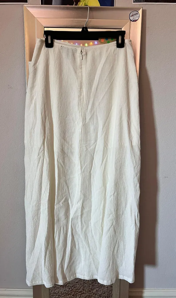 Flowy Midi Skirt W Split - Image 2