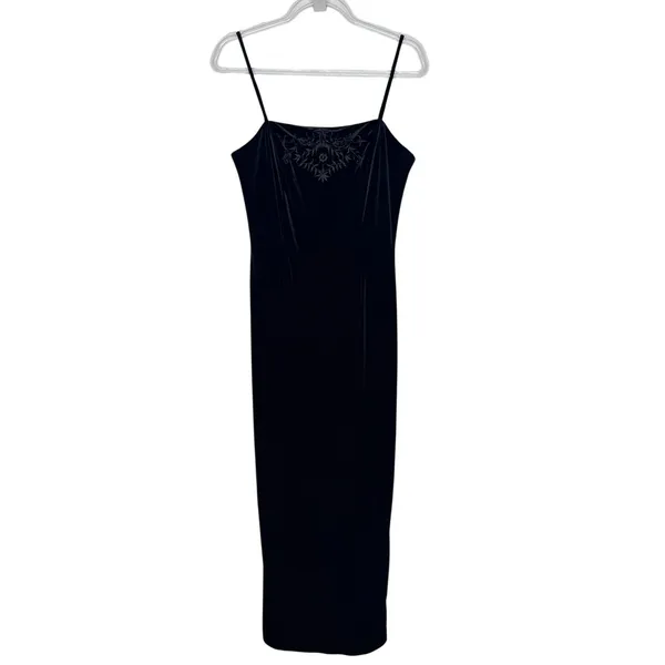 Dressbarn Collection 1990s Black Velvet Embroidered Gown formal sexy 6 - Image 2